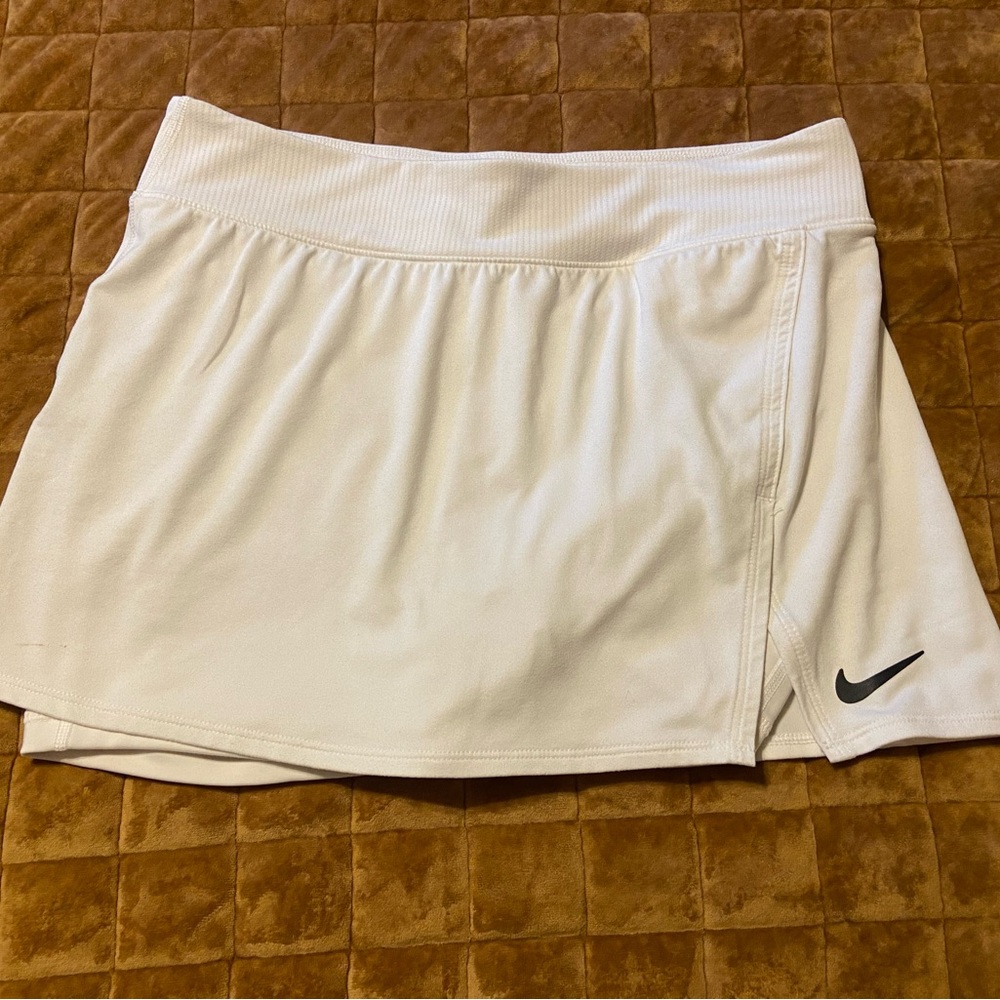 SOLD🚫White Nike Dri-fit skirt /skort